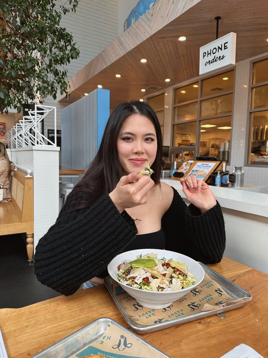 emmesvo's tweet image. Eat ur salad