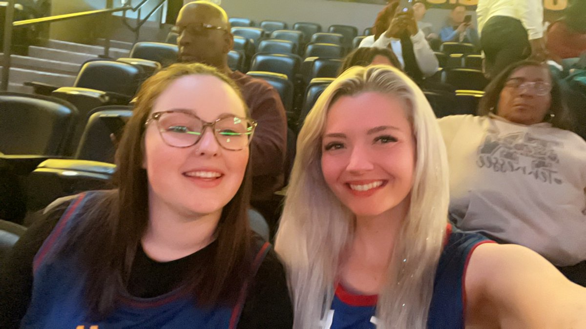 Courtney_77_7's tweet photo. #MileHighBasketball https://t.co/aXFg3rcrTo