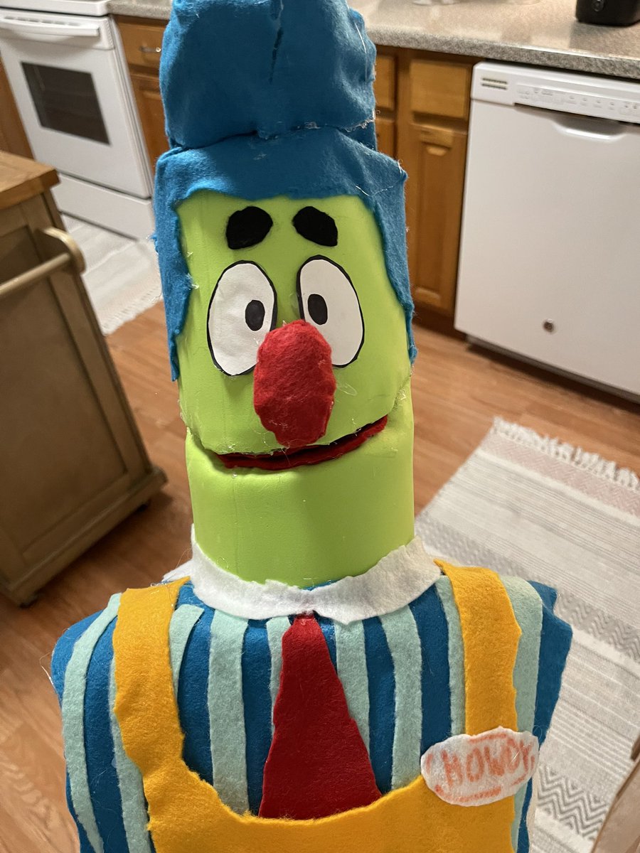 FPoptart3's tweet photo. For my first ever puppet i think this is pretty good actually(I’m not finished with it tho #WelcomeHome #HowdyPillar https://t.co/W0jgsKE4PA