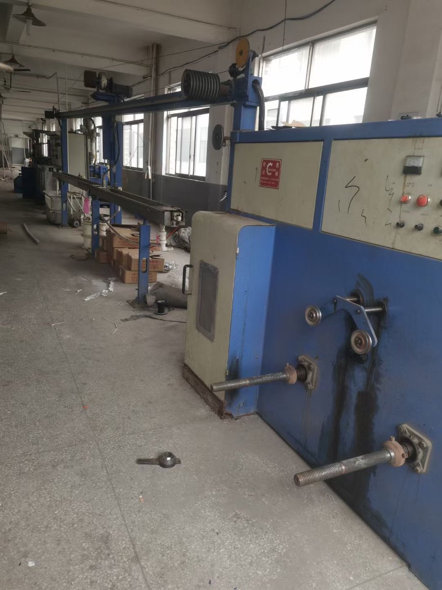 your_ding's tweet image. For sale: high-speed extruder 50.70 cheap treatment.
Contact me：yued210@gmail.com
#PvcExtrusionMachine #PvcExtruder #CableMakingMachine #extruder