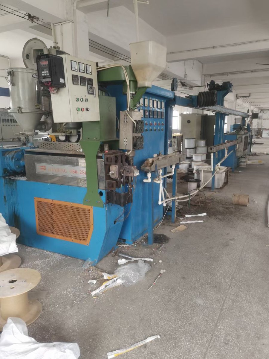 your_ding's tweet image. For sale: high-speed extruder 50.70 cheap treatment.
Contact me：yued210@gmail.com
#PvcExtrusionMachine #PvcExtruder #CableMakingMachine #extruder