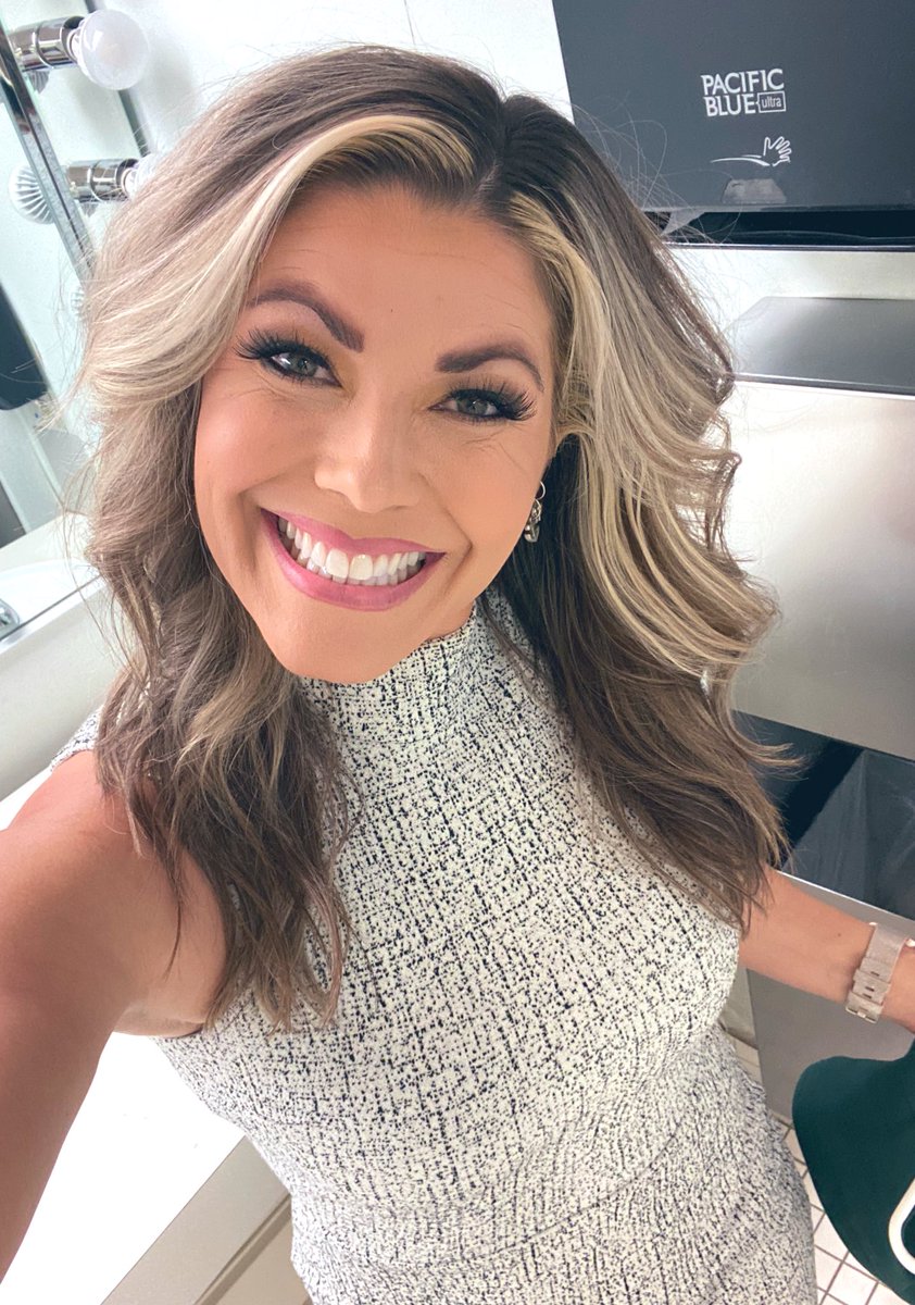 Rachel Cole on Twitter: "Winner 🎥🤍🖤🤍 #AnchorsAway"