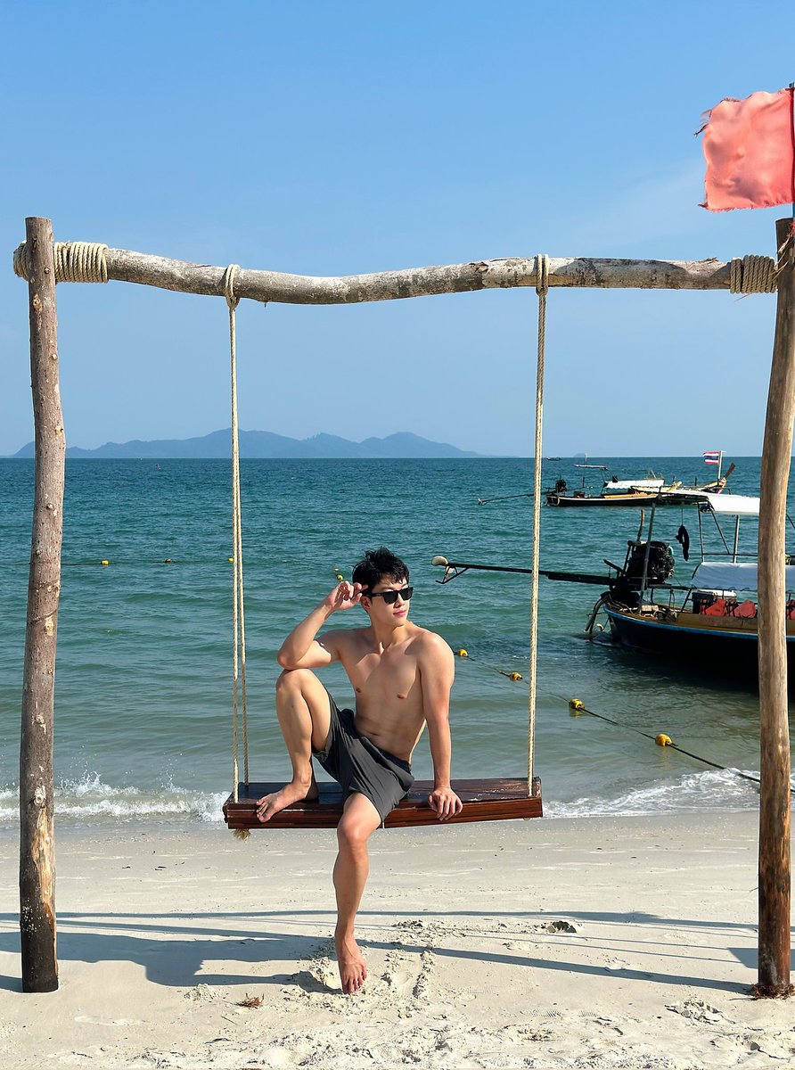 Dr_Tone_FA's tweet photo. อากาศเหมือนซ้อมตกนรกทุกวัน
📸 Cr. @alexchatcharin
.
.
.
.
.
.
.
.
.
#Kohmook #Trang #beachvibes
#shorts #guys #shirtlessmen
#Thailand #holidays https://t.co/DfxjAZRP6P