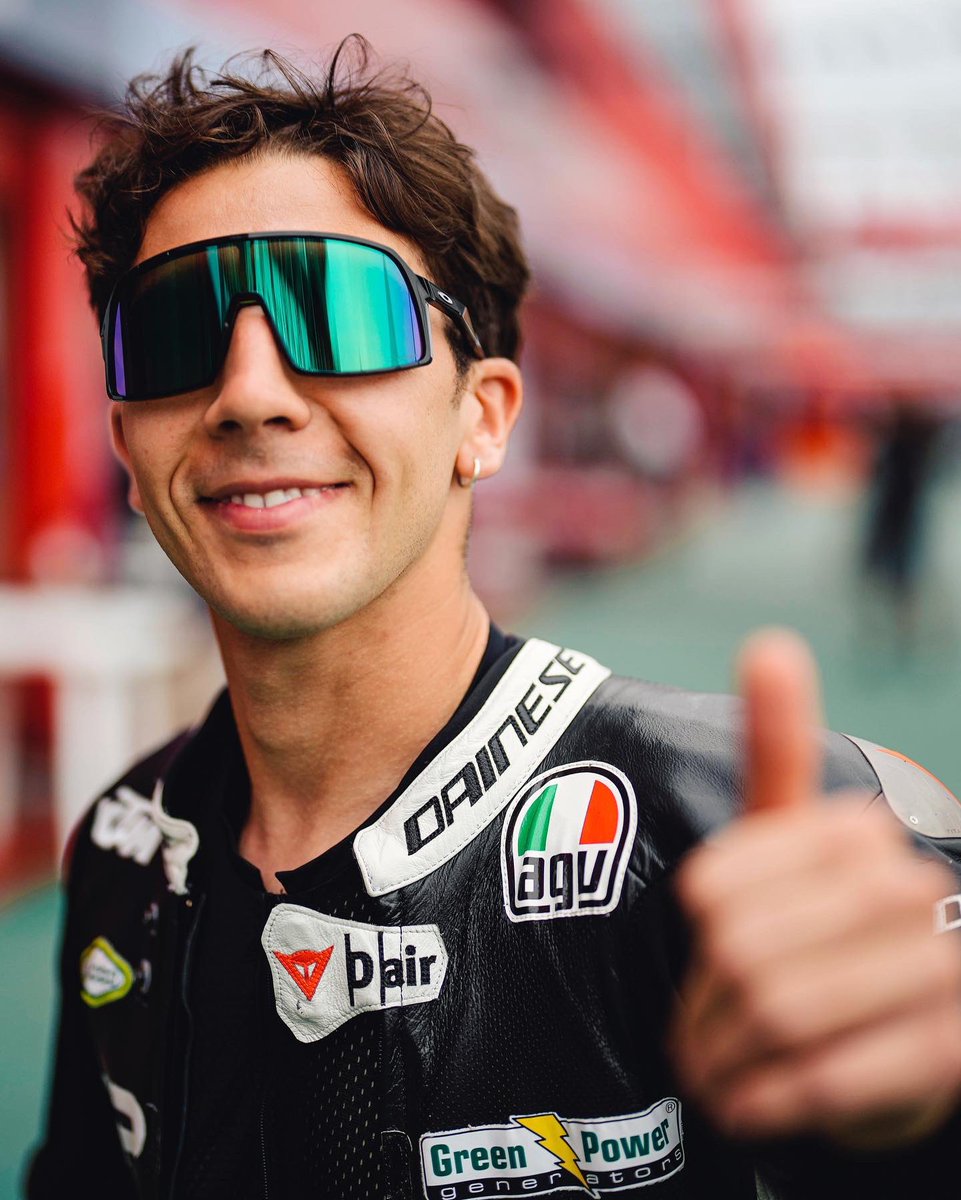 46AdrianV's tweet photo. Le pedían 200.000€ por correr esta temporada en Moto3 
Para este Gran Premio le prestan una KTM y hace P3 en carrera. 
El dinero no te hace ganar, el talento si
Grande Andrea Migno! 
#Moto3 #ArgentinaGP https://t.co/a6MW4TFse4