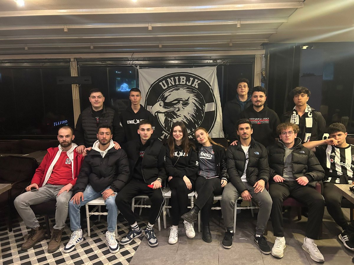 unibjktopkapi's tweet photo. KEYİFLER 4 KÖŞE !

UNIBJK Topkapı üniversitesi olarak fenerbahçe-BEŞİKTAŞ derbisini beraber seyrettik.

#unibjk https://t.co/JosgNmFEtz
