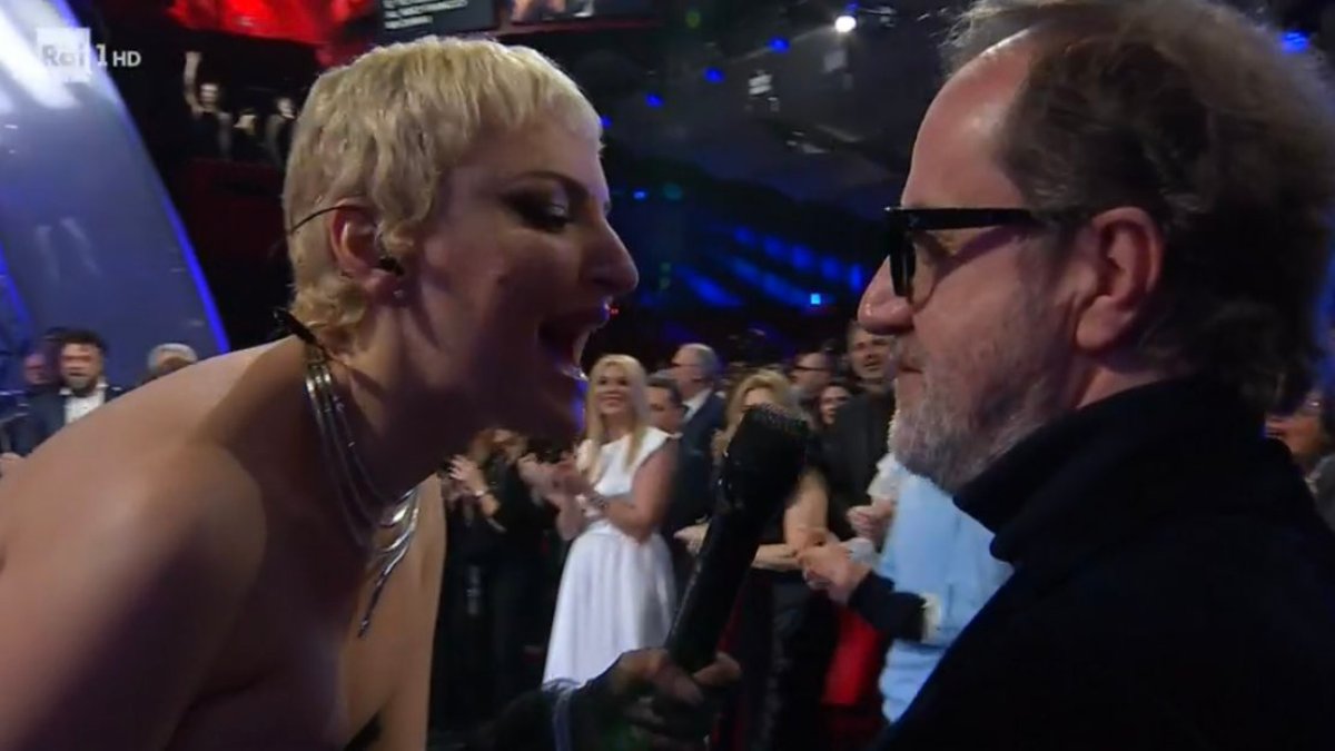 come_la_moto's tweet image. Nicolaaaaaaa prosecco per tuttiiiiiii.
#TreVar #NoiSiamoVarese ⚪🔴🏀