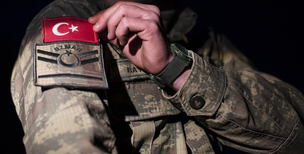 Vicdansız Kanun Teklifi acilen geri çekilmeli.  Sadece geri çekilmesi yetmez. 

#UzmanÇavuş a hakkı olan kadro verilmelidir. Vatan savunmasının sözleşmesi olmaz. 

<a href="/dbdevletbahceli/">Devlet Bahçeli</a> <a href="/YildizFeti/">Feti Yıldız</a> <a href="/E_SemihYalcin/">E. Semih Yalçın</a> <a href="/buyukataman/">İsmet Büyükataman</a>