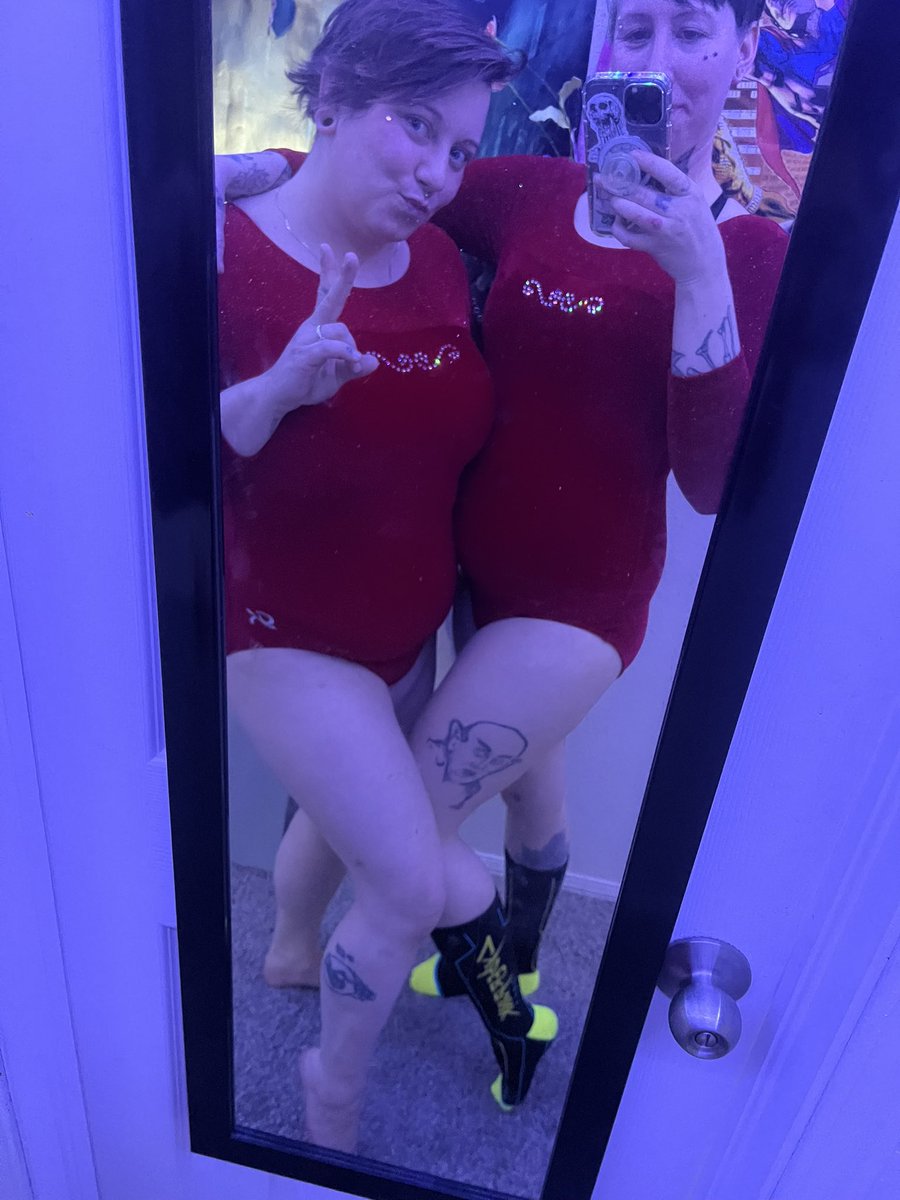 tat2oodles's tweet photo. Gearing up for #WrestleMania39 like we about to be the tag team champs. 🤣 https://t.co/CCeCeRpKUG