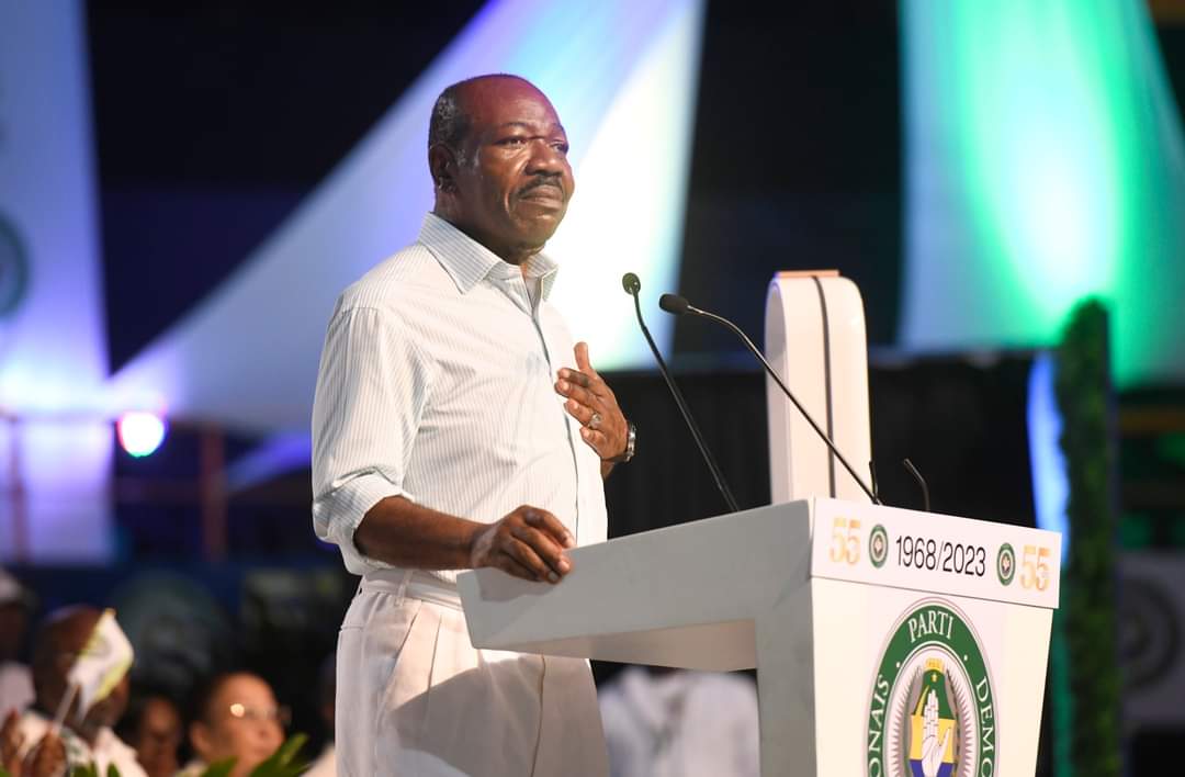 Immense mobilisation ce 02/04/22 au palais des sports de Libreville, à l'occasion des 55 ans du PDG. Moment historique: le <a href="/PresidentABO/">Ali Bongo Ondimba</a> s'est publiquement exprimé sur son AVC et son rapport aux gabonais-es