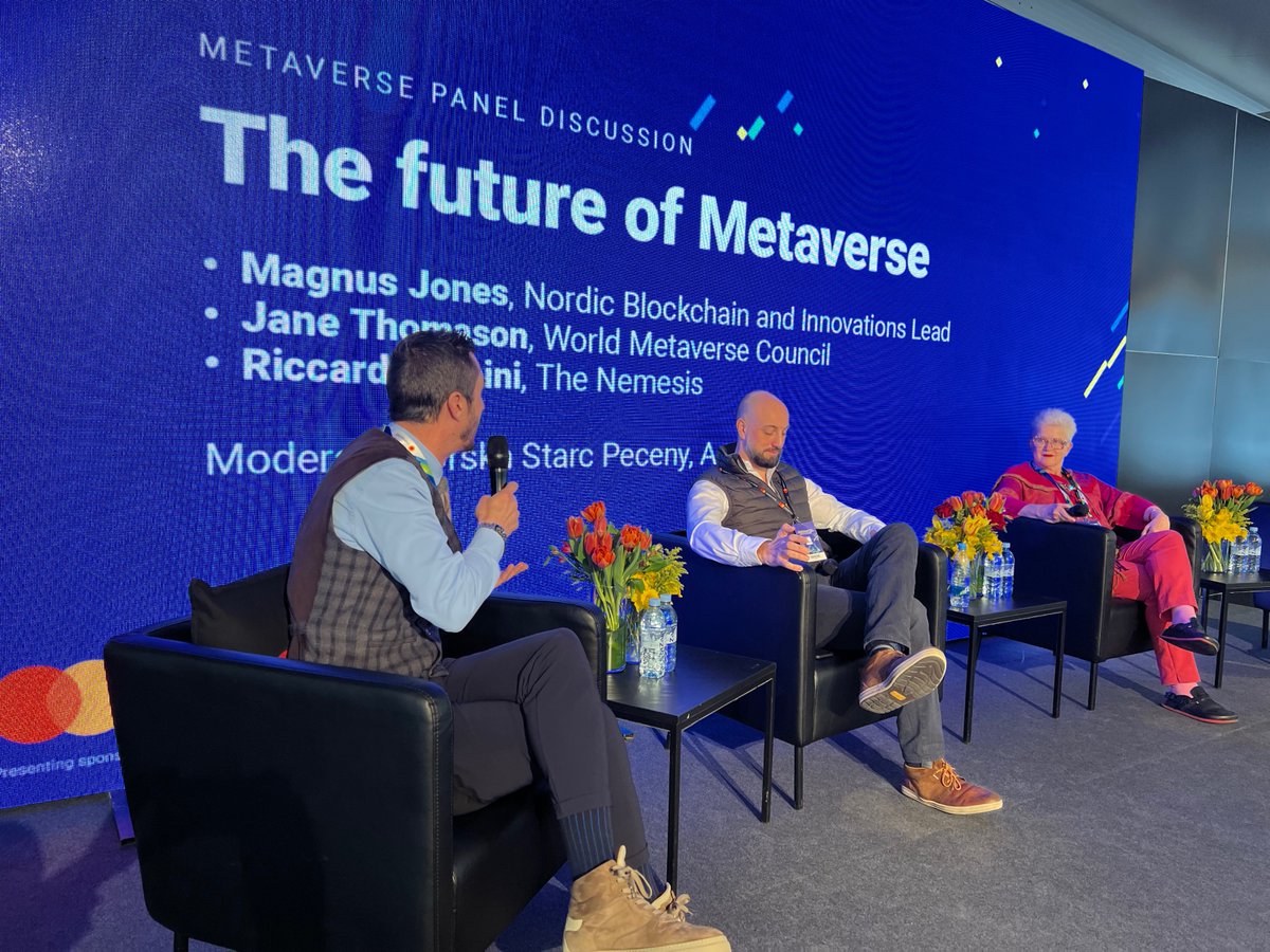World Metaverse Council Chair <a href="/janeathomason/">Dr Jane Thomason</a> at <a href="/Mastercard/">Mastercard</a> 255 To The Moon conference explaining Metaverse real use cases:
1. #Digital #Twins of #Cities 
2. #Healthcare
3. #Education 
@tadejslapnik <a href="/Planicaweb79129/">Planica web3, blockchain, crypto, NFT conference</a> @tanjabivic