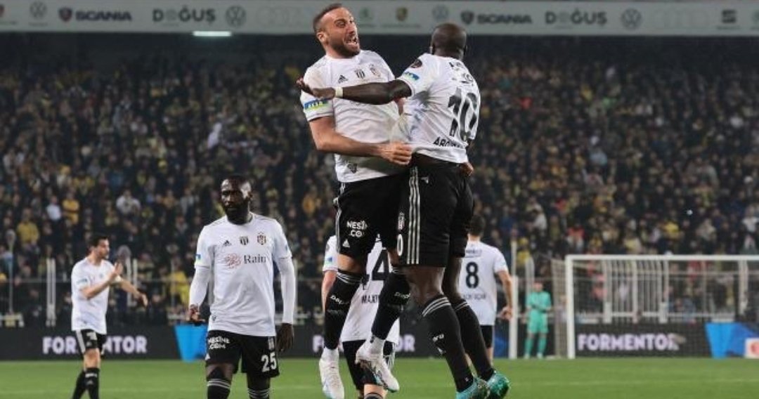 En tehlikeli Beşiktaş Kadıköy de 10 kişi kalmış Beşiktaş tır.