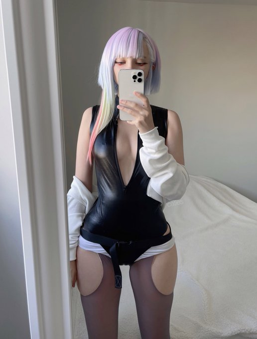 Watch Katie's leaked NSFW photo on TwXstars