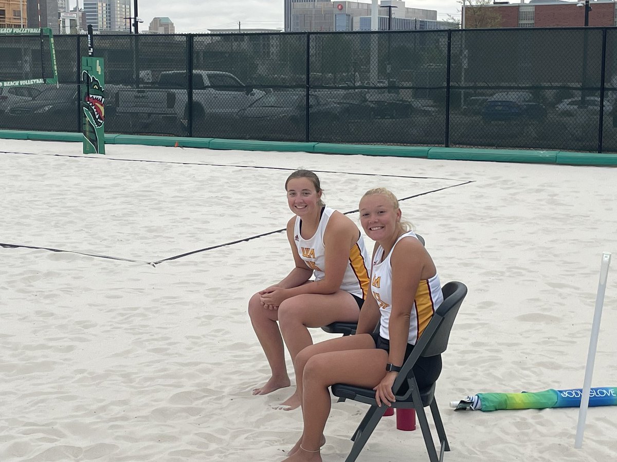 Annamoretti452's tweet photo. Iβd say this was a successful birthday weekend for @avery__marie and Claire going 4-0 for @ULM_BeachVB
#undefeatedweekend
#anotherone
@SunBelt
#SunBeltBVB https://t.co/m7h7HExEP6