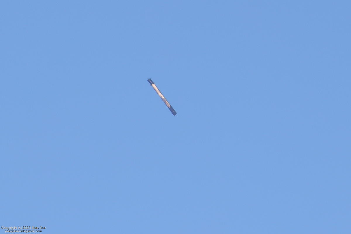 BirdsNSpace's tweet photo. Today's #SpaceX launch was the 6th from Vandenberg this year, and the 9th time overall that a Falcon 9 has landed at LZ-4.
I tried using more telephoto today, for these views of the boostback, entry, and landing burns.  (Note the camera was level for the freefall shot!) https://t.co/IaXuMAH8F4