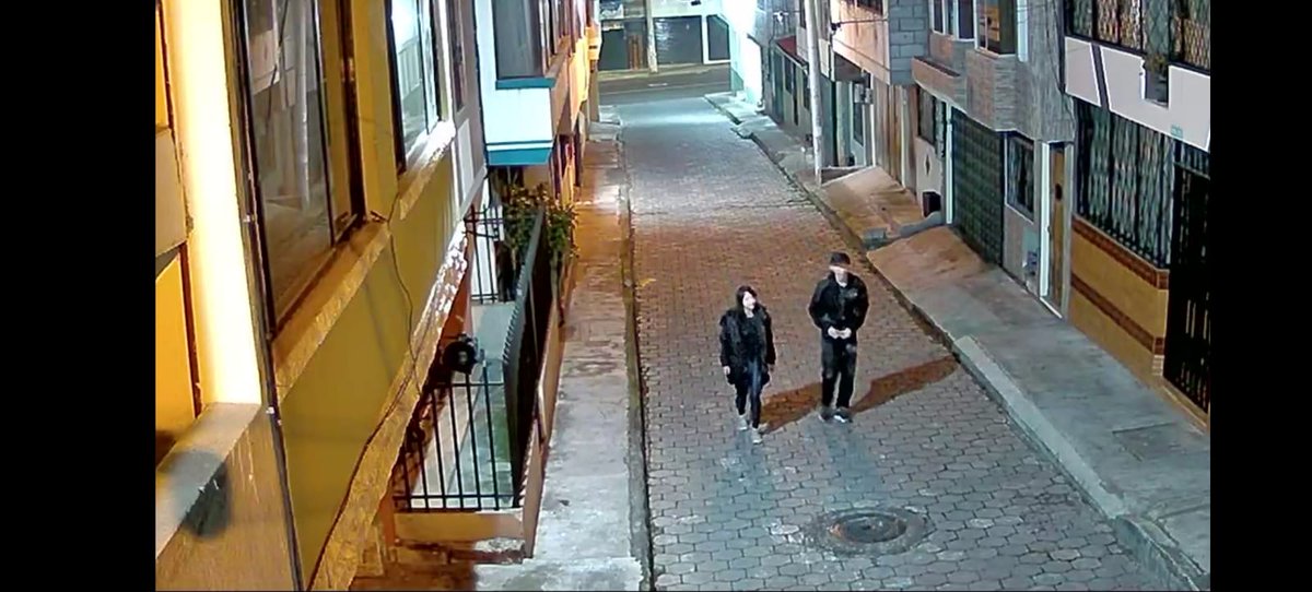 CarapungoComite's tweet photo. Si hoy vienen Estos merodeadores nuevamente a intentar robar mi casa. Los mataré a todos, tendremos 4 ladrones menos. Y un nuevo asesino más. 🙋🏽‍♂️. 🤦 
Ellos no robaran, pero yo iré preso 25 años. 🤷🏻 todo sea por la seguridad. https://t.co/a0VyhxFlln