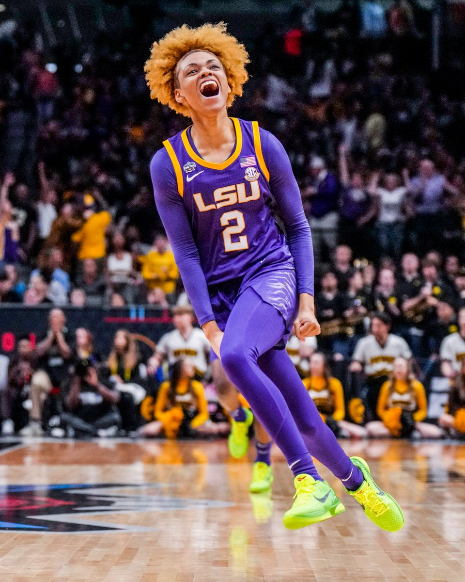 Jasmine Carson played at Georgia Tech and West Virginia before transferring to LSU. Before tonight, she hadn't scored a point in LSU's last three games. But with starters in foul trouble, she came off the bench, has 21 points, and literally has not missed a shot.