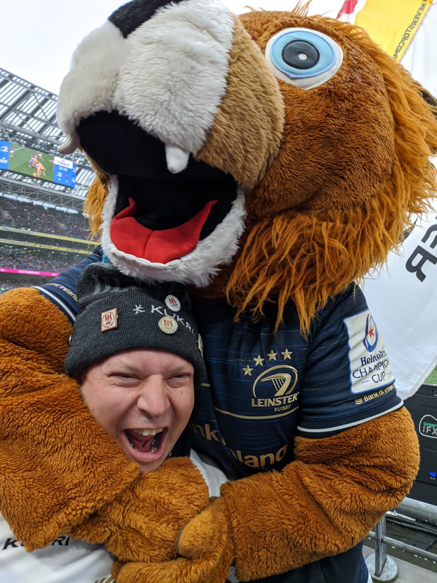 Do much at the weekend Graham? Yeah got soaked to the skin, watched my team get stuffed and got choked out by a lion. But I've had worse! #LEIvULS