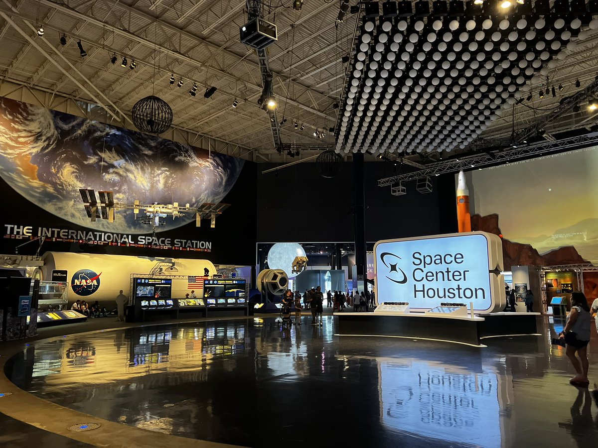 Anxiously awaiting tomorrow’s @NASAArtemis announcement with @NASASocial. Stopped by @SpaceCenterHou to check out the @LockheedMartin-built @NASA_Orion exhibit! 🚀