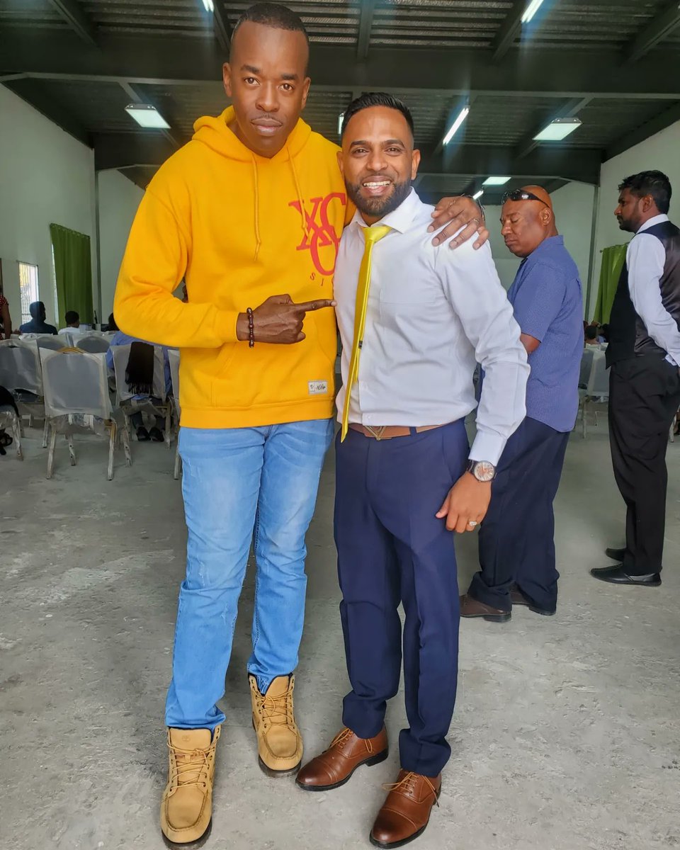 SterlingRobert1's tweet photo. 📷#MostHighSunday📷
#McBean #Couva
[📷: @somethingxmo]
One on One Ministries's 11th Anniversary Service! 
Thanks for having me celebrate with Y'all in #music, Pastor @SBowlah 

#SRMusic #photo #photographs #singer #songs #trinidadandtobago #artist #Caribbean #sterlingrobertsmusic https://t.co/bBm3eyxy2B
