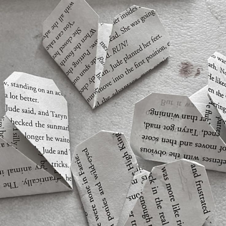 studygyu's tweet image. ⌕ search #studytwt #studytwtbr 

    › 2° E.M, ele/dele, 2007
    › meta: enem, notas melhores e maior foco nos estudos
    › aprendendo francês
    › artes visuais ou cinema
 
♡: desenhos, música, gatinhos, kpop, b99, taylor swift
      
♡ /↺= moots!