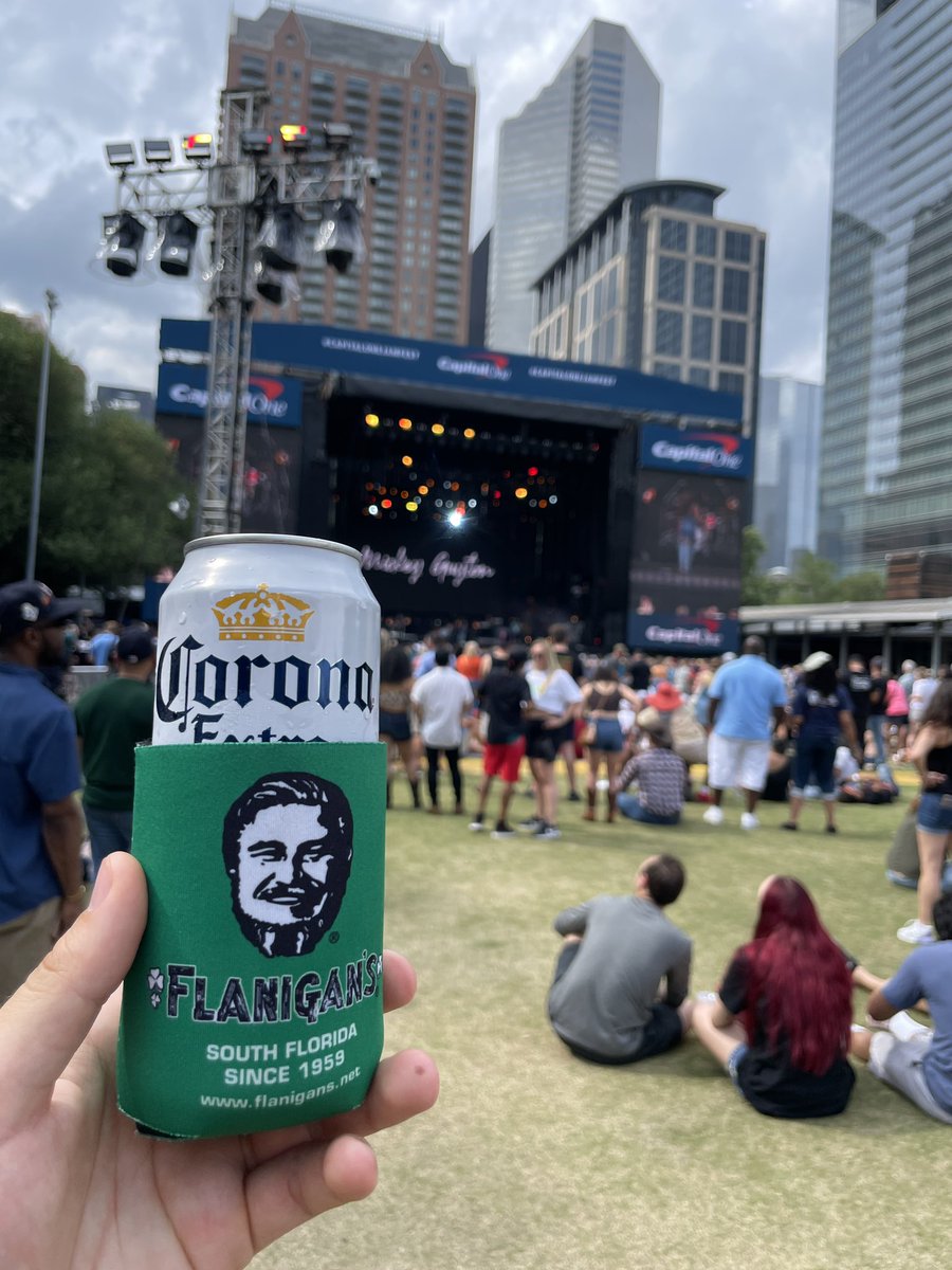 babbosauer's tweet photo. South Florida but in Texas @FlanigansFL https://t.co/JK4aVXdyLz