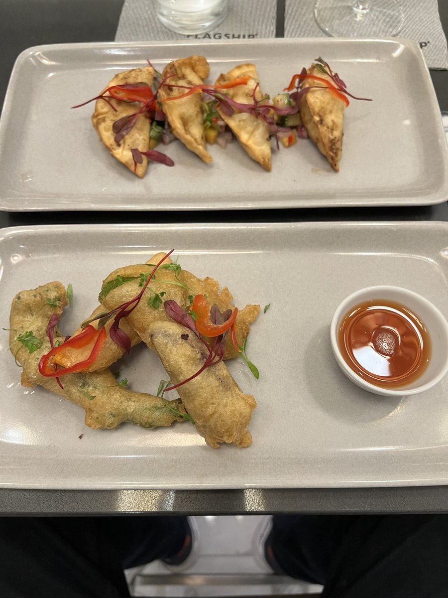 kenpankiewicz's tweet photo. Nice pre-flight snacks in AA First Dining at Dallas. Then off to London tonight with American. This is always a treat 🌎✈️ #AvGeek #travelblogger https://t.co/XVc4KlMyBh