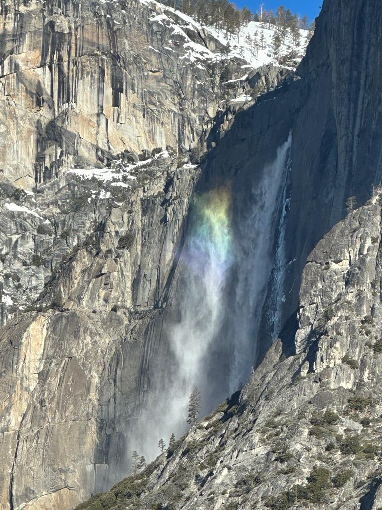 sandyraman's tweet photo. In anticipation of Spring break next week…a much needed weekend getaway… woke up to the view on the left from our window and spent the day ogling at the view on the right… just what the family needs to energize! #capride #nocrowdyosemite https://t.co/juLpWxvhLg