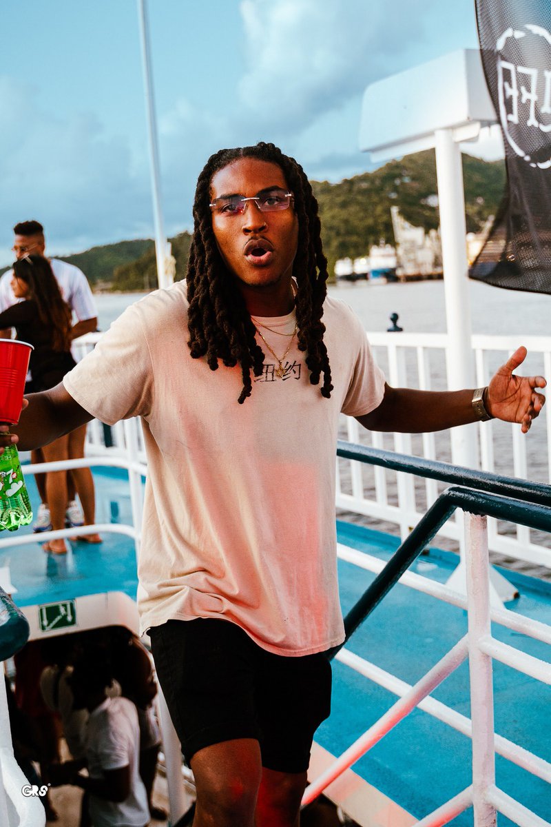 LIF3TT's tweet photo. Every Sunday is swimwear day !👙🩳
5 Sundays to WAVY Cinco De Mayo
#Wavy
#Mayvy
#boatrideszn https://t.co/dgyIQ5fJgC