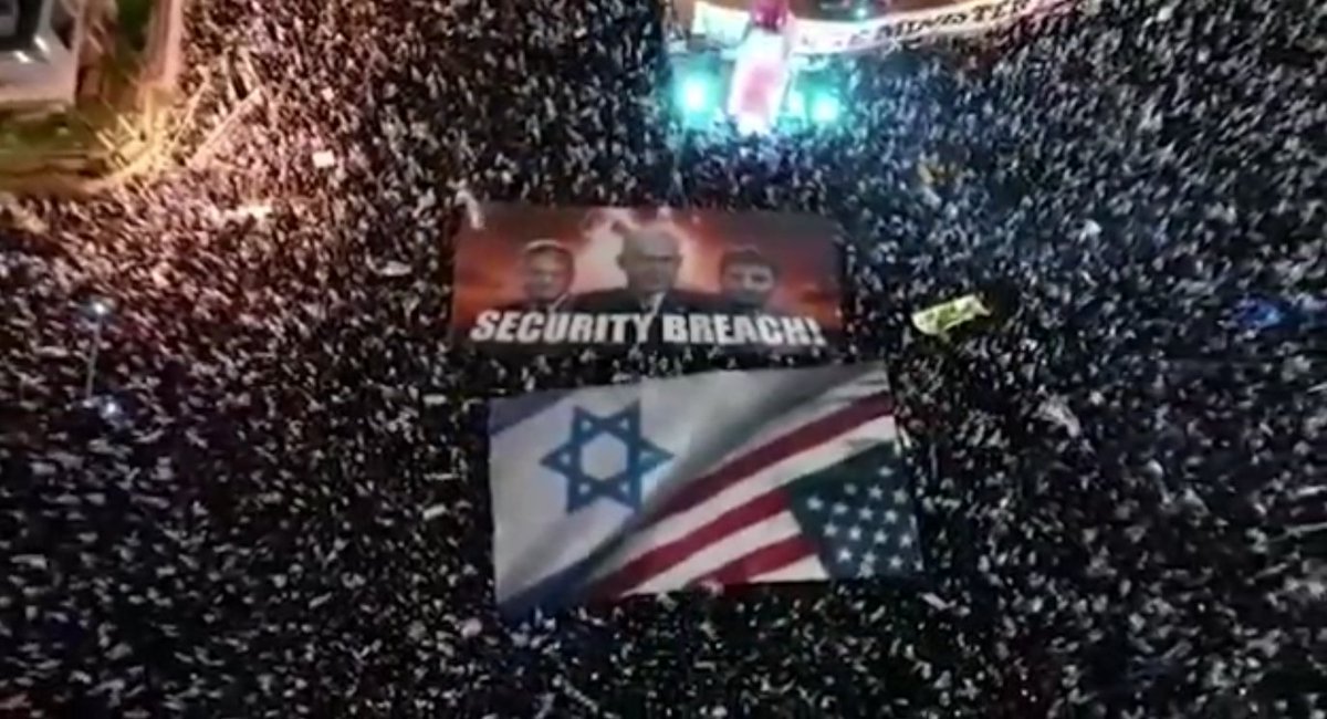 ablueview's tweet image. Hundreds of thousands Israeli's are *still* protesting to protect their democracy, while Netanyahu's "reforms" are temporarily on hold: bit.ly/3KpfF9C

Do you think Americans care as strongly about US democracy?

#IsraeliProtests #DemocracyMatters #Israel #ABlueView