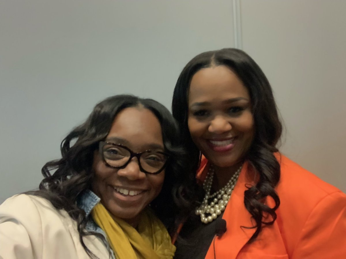 PrincipalDrH's tweet photo. Day 3 #ASCDAnnualConference has been rewarding! From @CDupree1908 presenting their CSI plan to achieve a 90.14% graduation rate, to #RobynJackson sharing why we should set the bar at 100% of students will meet or exceed their goal! Lets go leaders!! 💪🏾 #buildership @ASCD https://t.co/K5jydjAYlk