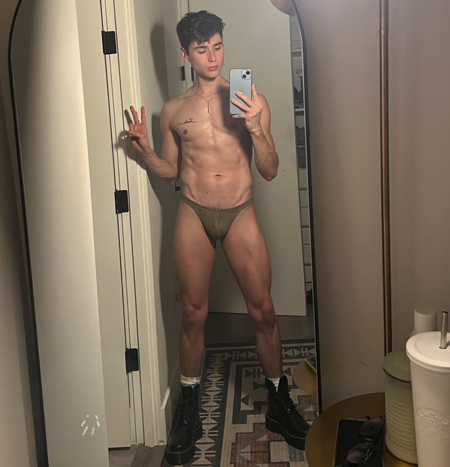 Keeping the boots on for you. 😈 https://t.co/xTdE0XemN0