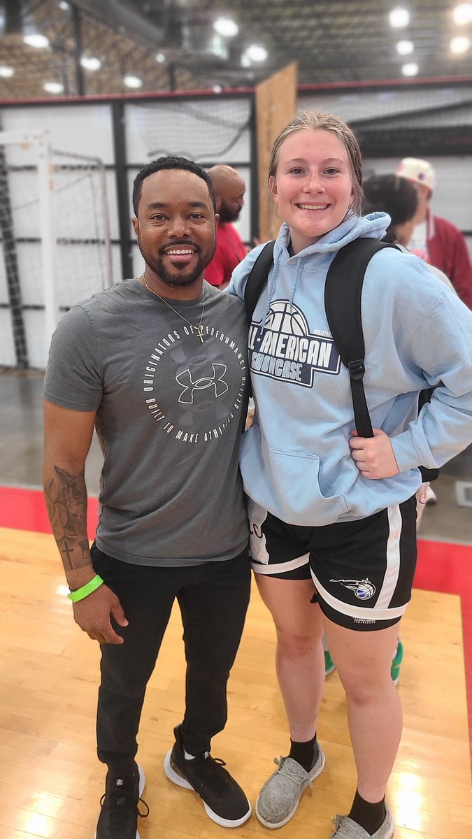 ZaraGosse's tweet photo. Had an awesome experience at the Elite Experience with @JrAllStarBB. I know I got better! Special thanks to @the_CoachWalker on pushing me outside my comfort zone with ball handling and the encouraging words! #Classof2027 #wbbissoimportant #addedtools #improvingdaily #inthegym https://t.co/Ij5tMx58kc