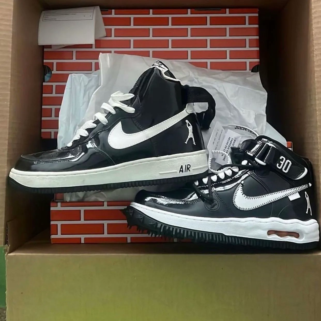 OFF WHITE x Nike Air Force 1 Black First Look