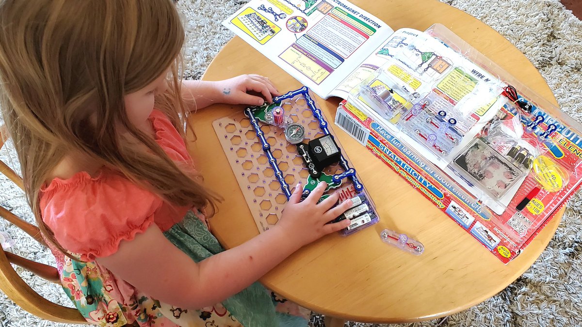Scientific Sundays with my favorite little artificer are the best. @SnapCircuits are an undersung source of play and learning for budding scientists like mine. #GirlDad #STEM