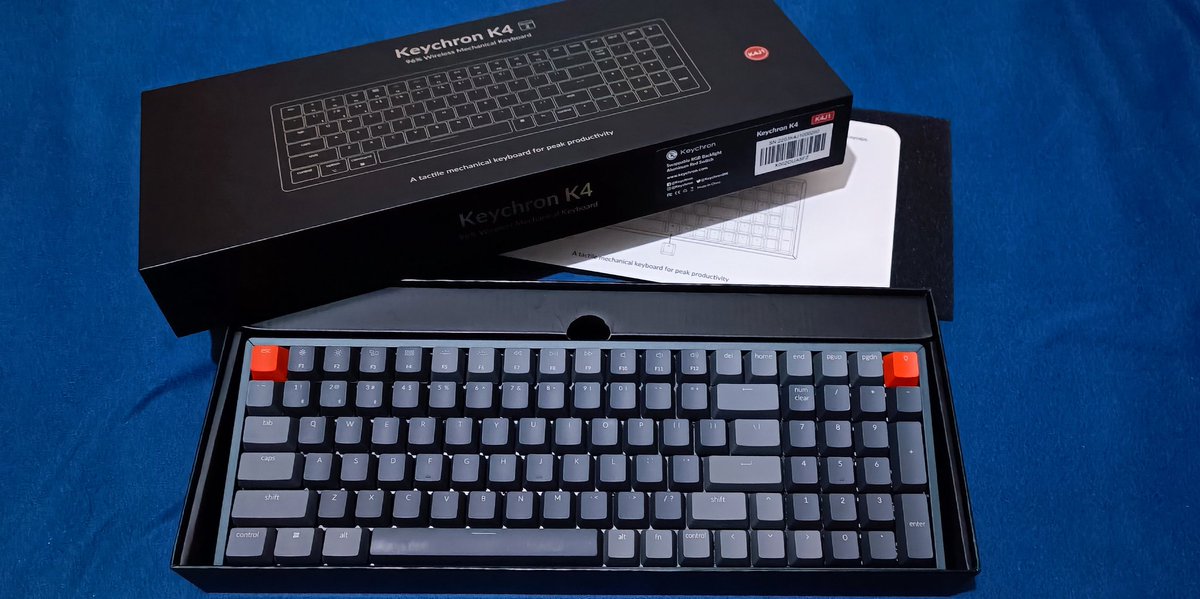ThatDjMaki's tweet image. What better way to start your monday, than with a new mechanical keyboard from keychron! #KeychronK4V2 #RedSwitch 

Ps. Waited for almost 2 years for this 🤭
#StartYourMondayRight thank you 🥰