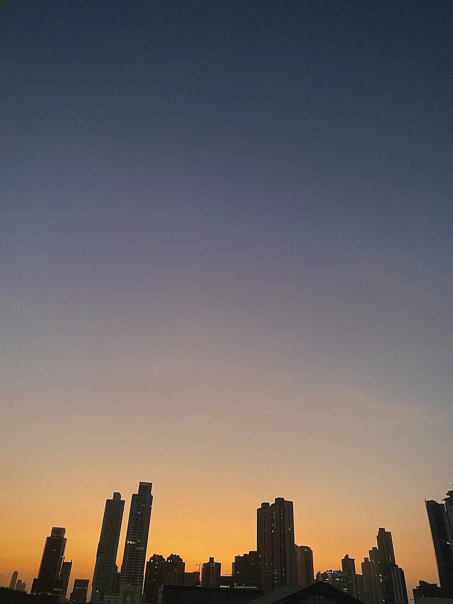 Elliie03's tweet photo. Mismo lugar en horas diferentes ❤️ https://t.co/LY0efCsUMh