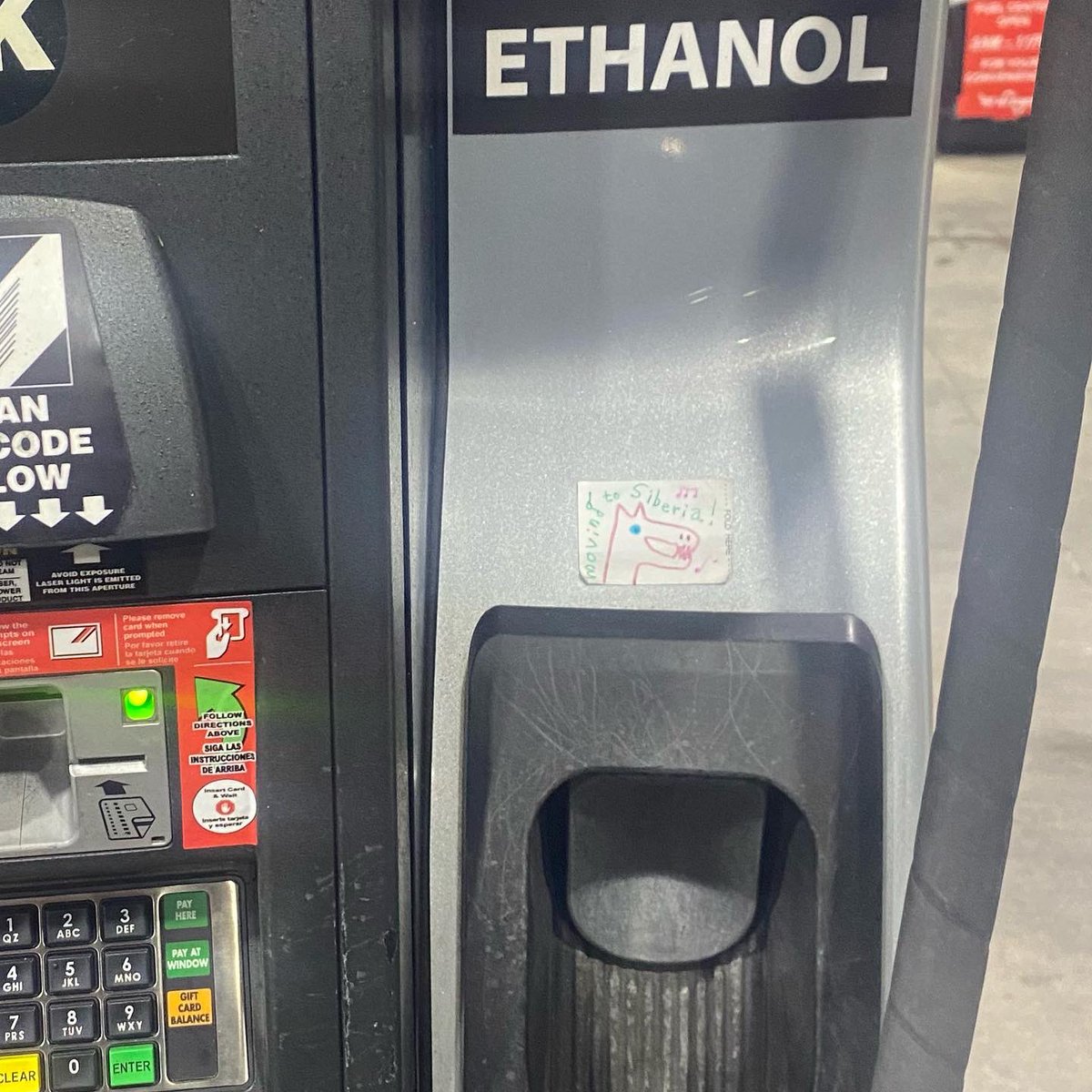 wcraghead's tweet photo. left a hand-drawn sticker at a gas station
#seedtoss #streetart #siberia https://t.co/Z6G9Mtdfty