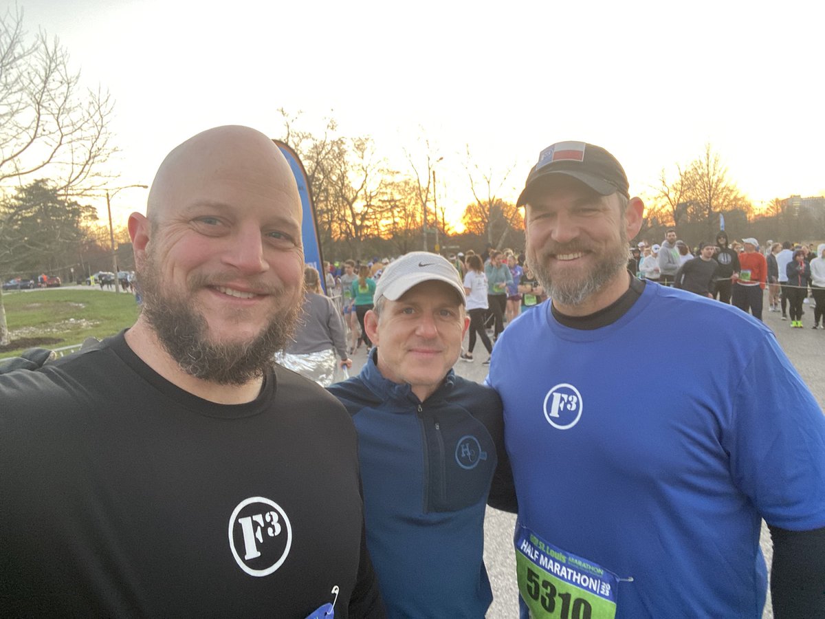 batch026's tweet photo. Before and after the @GOfitnessSTL 1/2 marathon w/ my boys. First one in 8 years. Exactly what I needed. #disruption #fitness #F3 #lockshields https://t.co/O9XpJeNH49