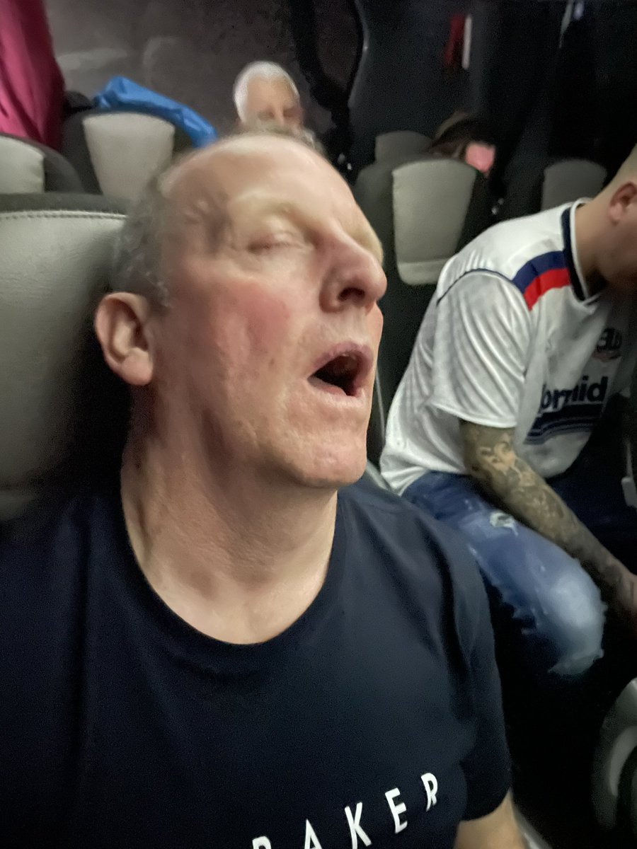 Oliver Dunn tweet media