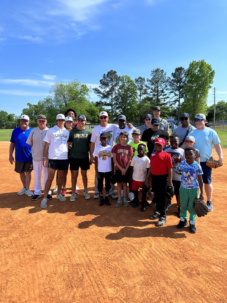 My expertise is being able to multitask and actually be good at doing it! Being a single mom working a high demand job can be challenging at time but I wouldn’t trade it! 🥹 promoting FirstNet while batting these goals for park n mag 😏