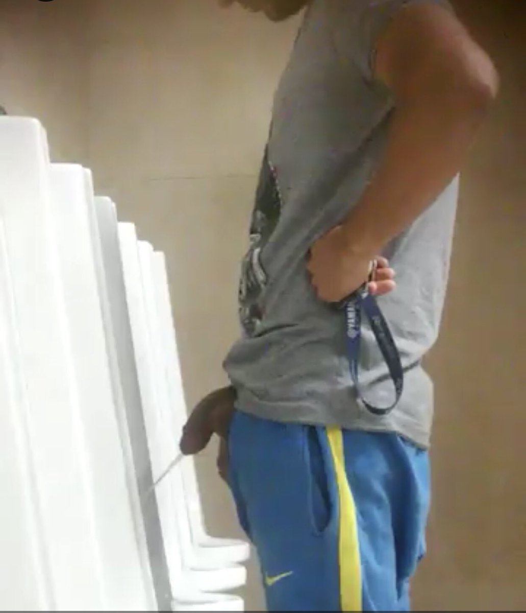 MundoCruising's tweet photo. Cuánto morbo nos producen estas situaciones!!
Una fantasía hecha realidad en los #BañosPúblicos.
#Cruising #GaySex #GayPorn #GayXXX #GayMen https://t.co/gmxW8fRVkt