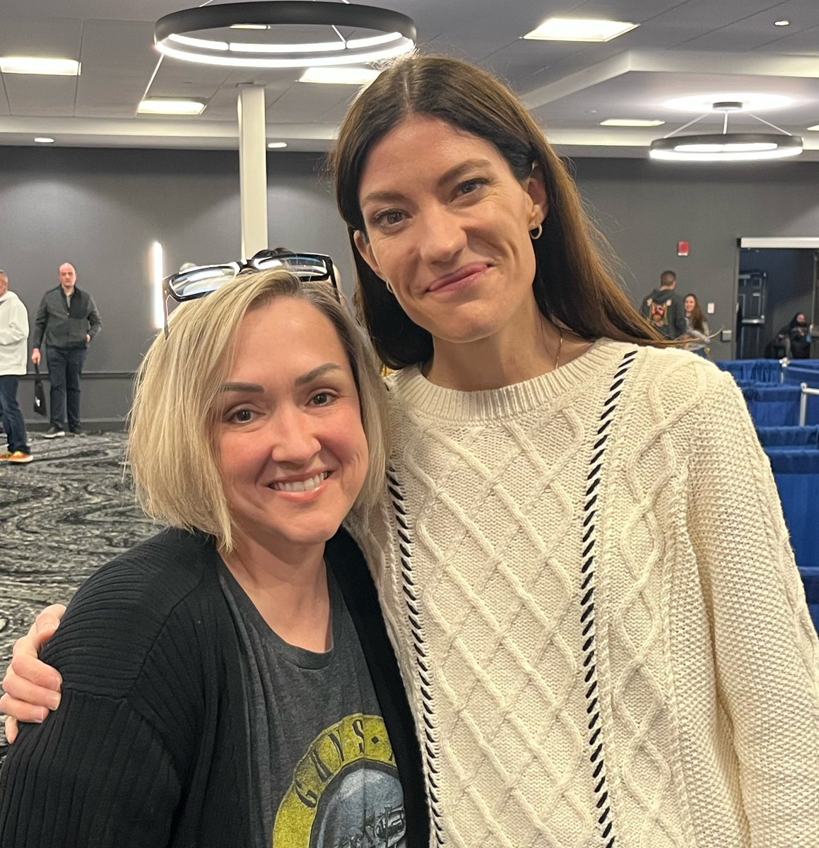 MelyndaE's tweet image. I mean, who didn’t love #Dexter ?!?! @J2thecarpenter &amp;amp; #MichaelCHall were the best! @Steelcitycon