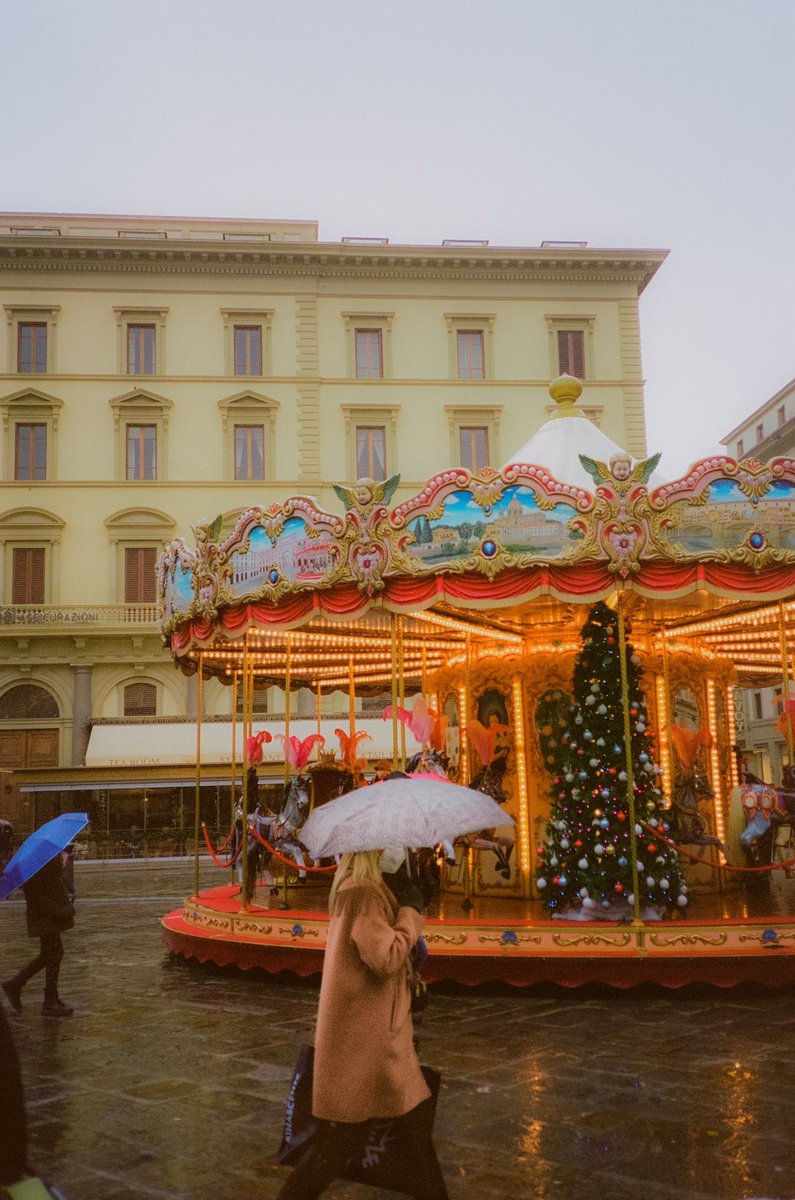 AlexKittoe's tweet photo. Florence on 35mm https://t.co/oPYyJZKL5d