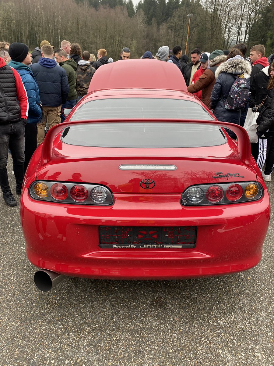 flacko_ar's tweet photo. Supra et r8 v10 🔥 https://t.co/mEQk8Bv9As