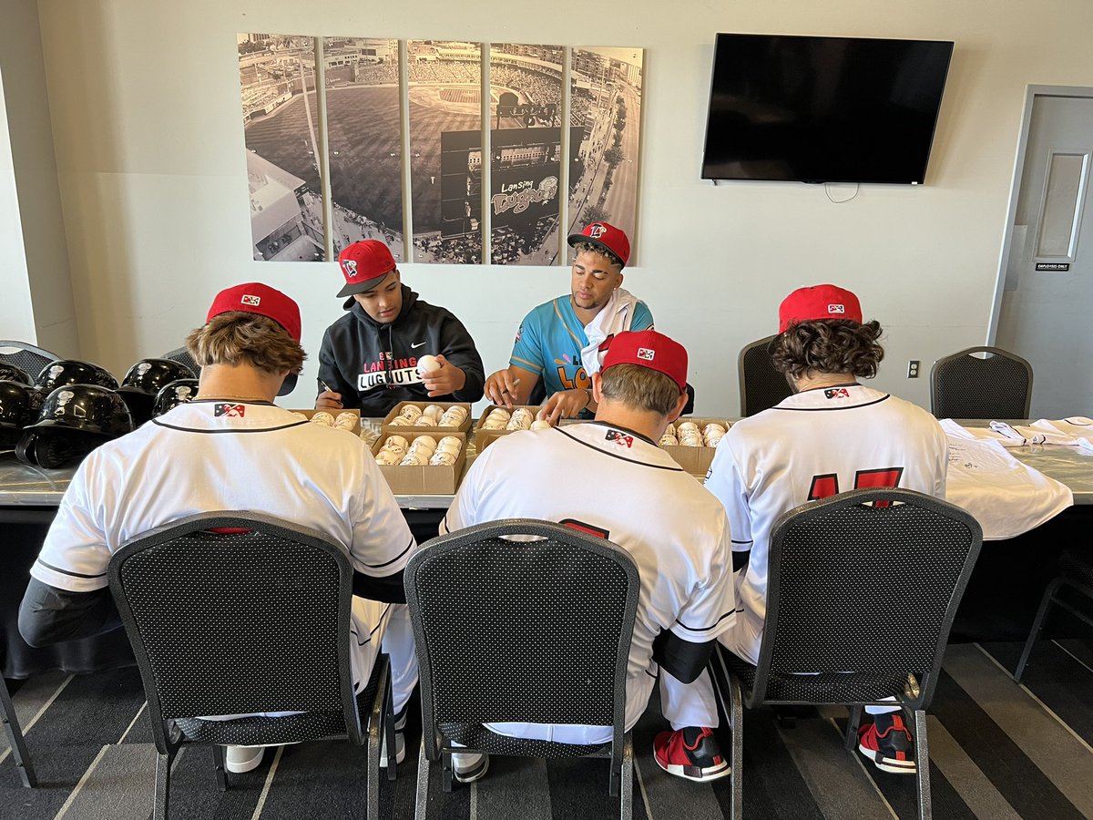 LansingLugnuts's tweet photo. Lights, camera, action ❗️📸

Media Day 2023 ☑️

See you Tuesday❗️⚾️ https://t.co/HDN0SslWQB