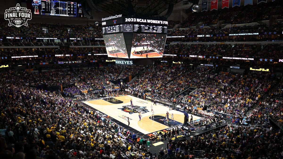 SOLD OUT CROWD!! You love to see it! 😍

#NationalChampionship
