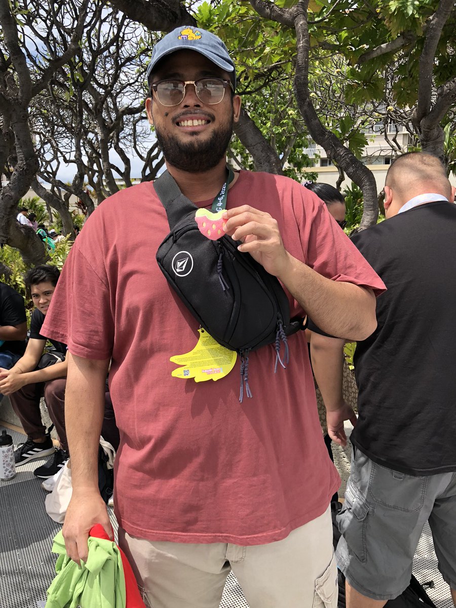 Having a great time at kawaii Kon 2023. Finally found my awesome couple friends art gallery booth. I really love their kawaii strawberry key chain.  <a href="/butayart/">Judy 🥭 artist & streamer</a>