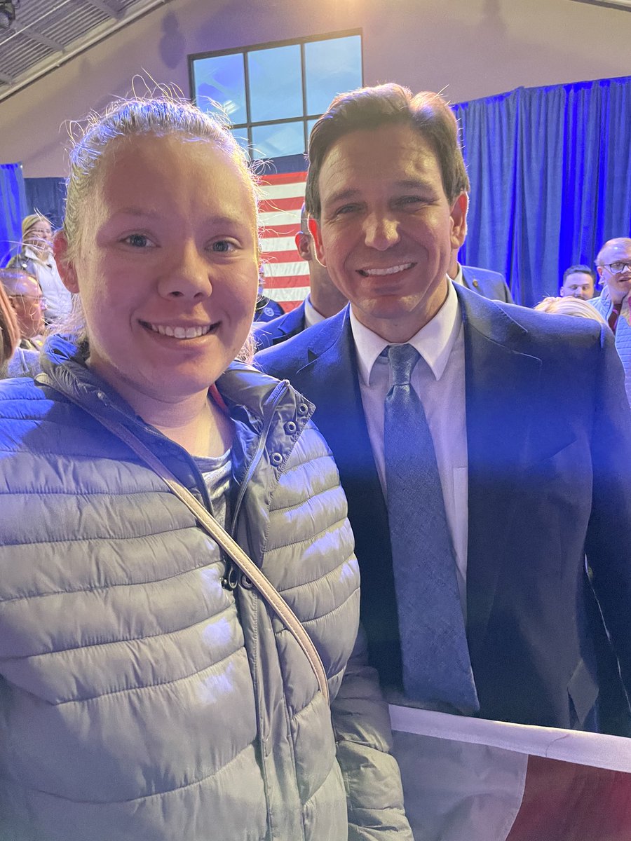 DrakeUCR's tweet photo. Drake CRs continue to enjoy countless opportunities to be involved in Iowa politics! Want the details on how to get involved? DM us! 📲 ❤️🐘 https://t.co/2507zRwP6I