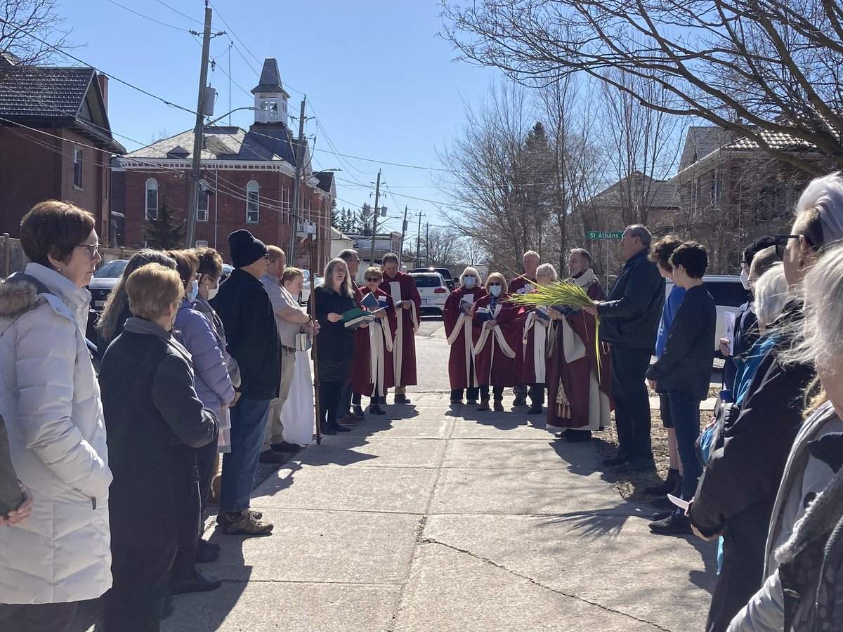 StAlbansActon's tweet photo. What a beautiful day we have this Palm Sunday. We began our service this morning outside St. Albans with the ritual of blessing the palms.

#stalbansacton #palmsunday #churchesofacton #lentenseason #holyweek #actonontario #haltonhills https://t.co/nhLRuBuG3O