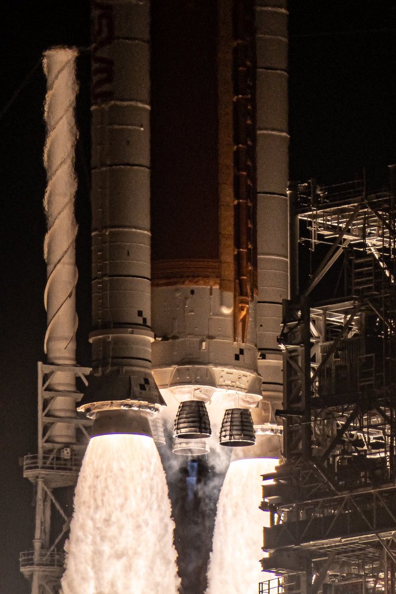 johnkrausphotos's tweet photo. Tomorrow, we will meet the Artemis II crew — the first humans to travel to the Moon in over 50 years https://t.co/jamD0VuUq3